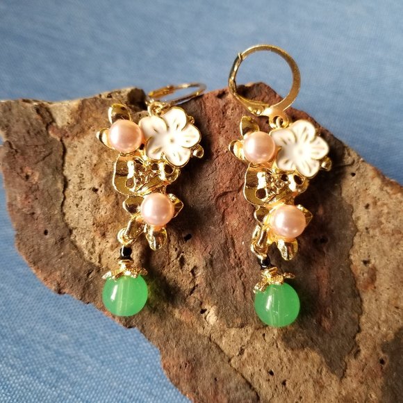 💐Flower & Baubles Beautiful Earrings - NWOT💐 - Picture 7 of 7